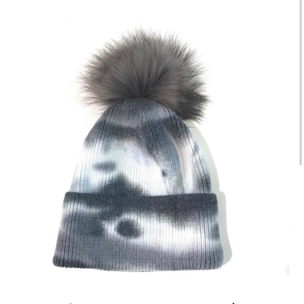 ⭐️HP⭐️ NWOT PNYC Tie Dye Fur Pom Pom Hat
